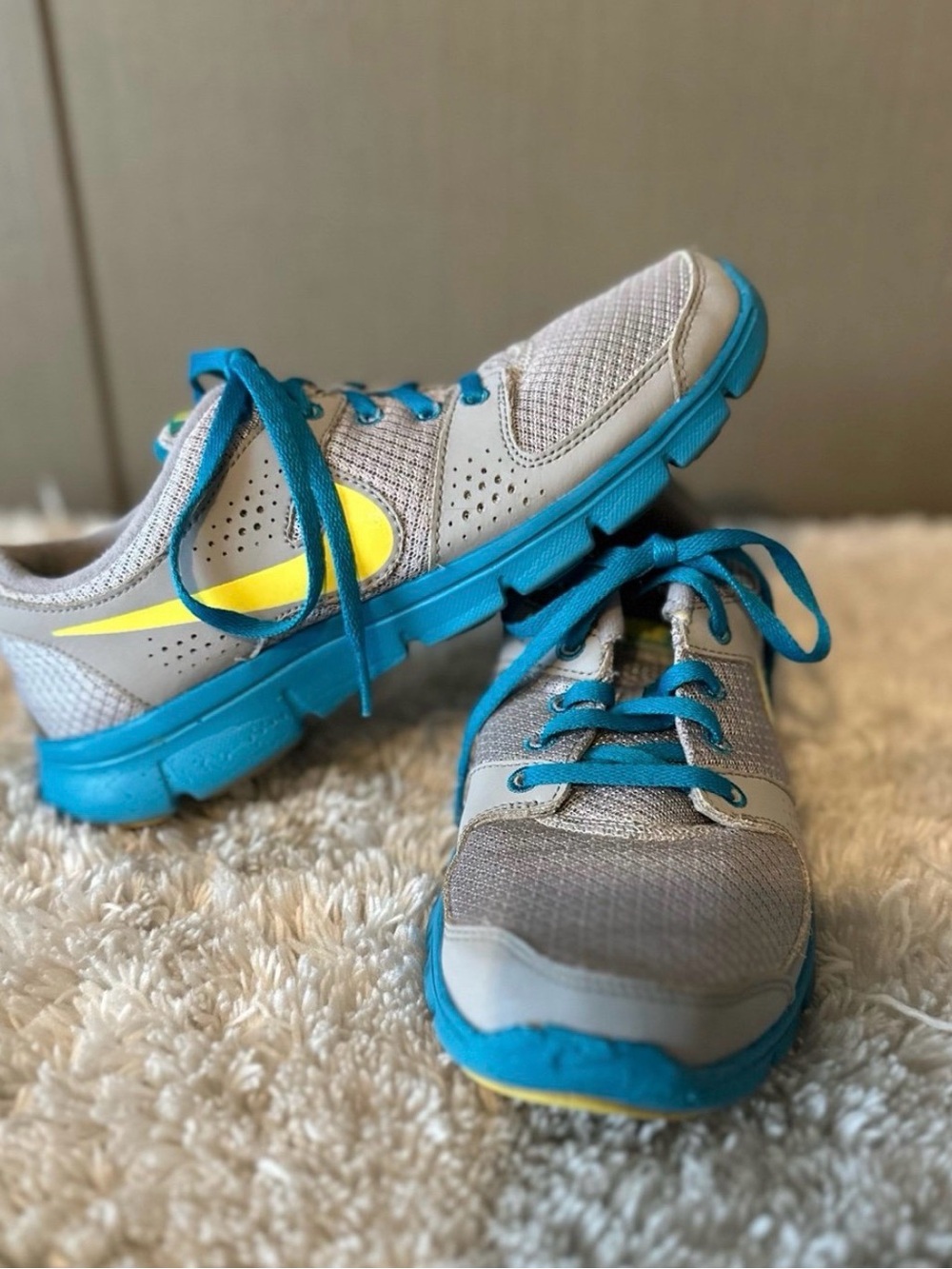 Nike Flex Experience women’s Running Shoes 7 1/2